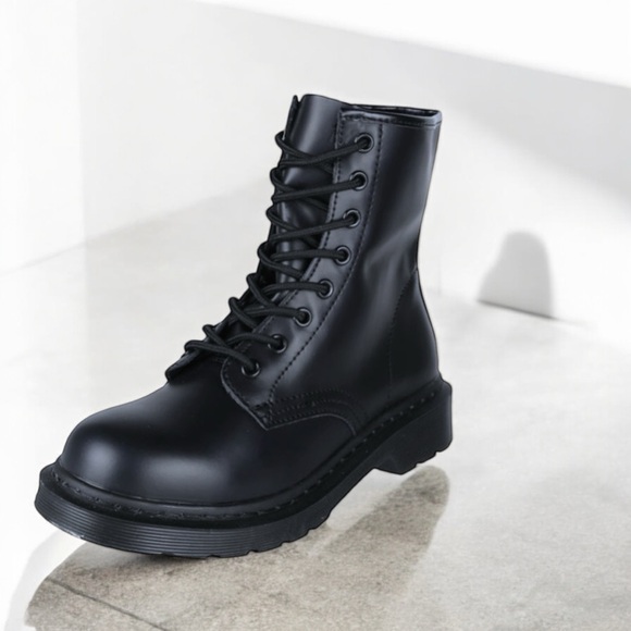 Time and Tru Women's Black Marti Lug Boots - Picture 8 of 16